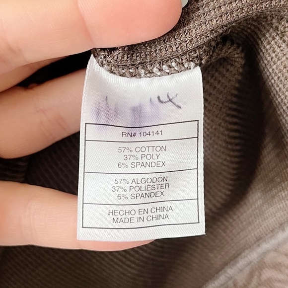 TWO Nike Women’s All Conditions Gear Thermal Printed Long Sleeve Tops Medium - Picture 7 of 15